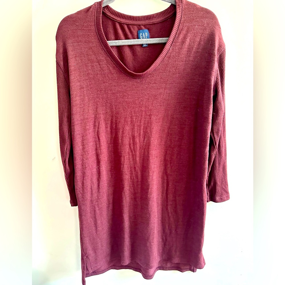 GAP lightweight Sweater